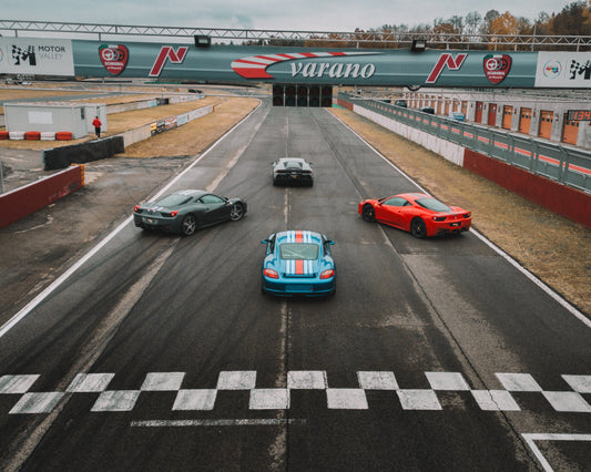 8 giri di pista su 4 GT Plus