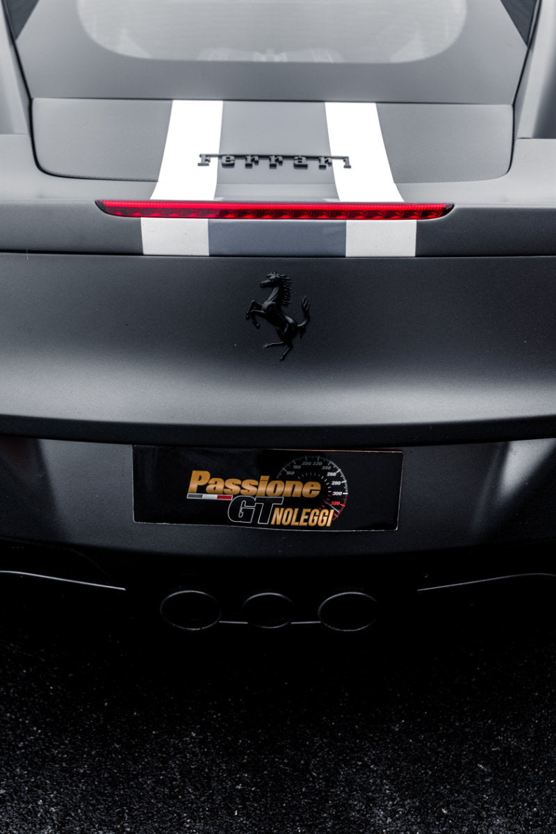 Guida in pista una Ferrari 458 Italia in Carbonio
