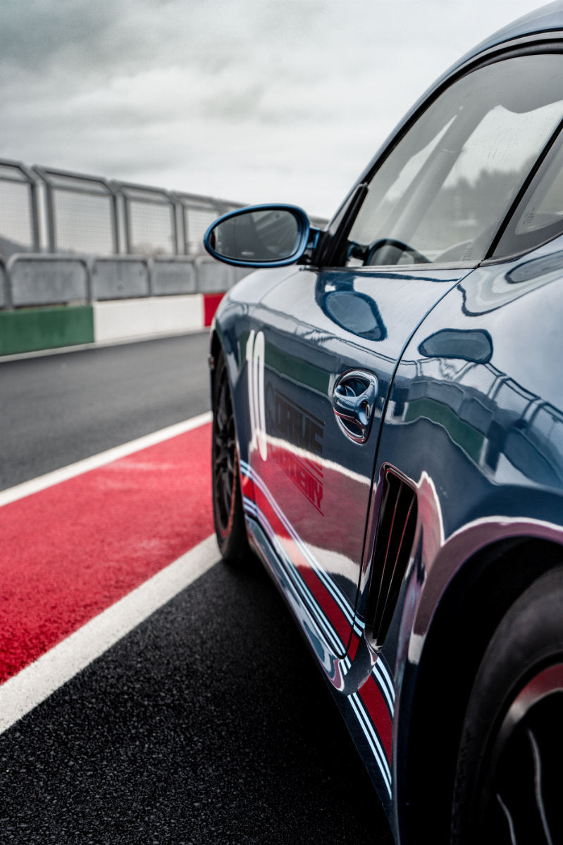 Guida in pista una Porsche Cayman Cup Pista