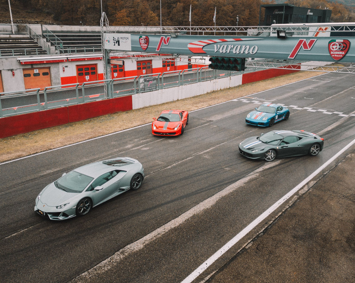 8 giri di pista su 4 GT Plus