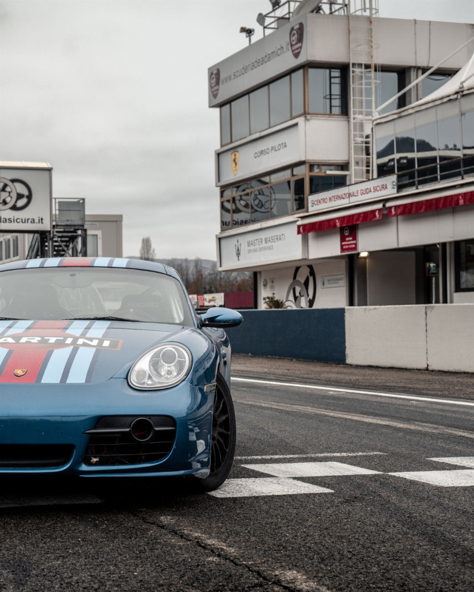Guida in pista una Porsche Cayman Cup Pista