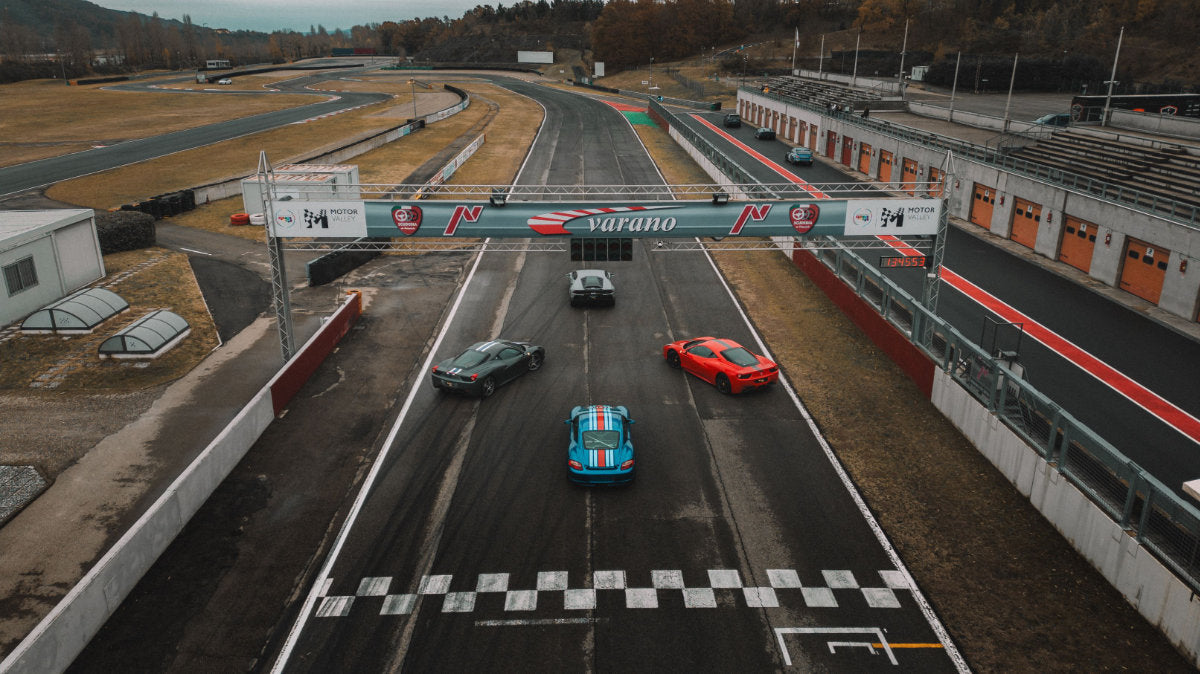 4 giri di pista su 4 GT Plus