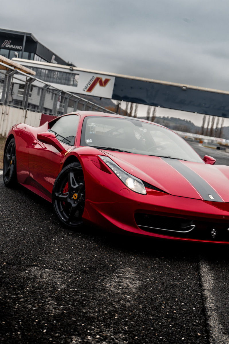 Guida in pista una Ferrari 458 Italia