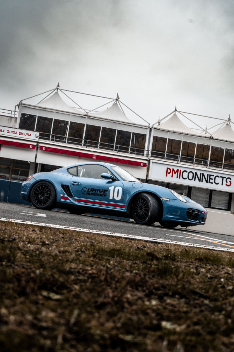 Guida in pista una Porsche Cayman Cup Pista