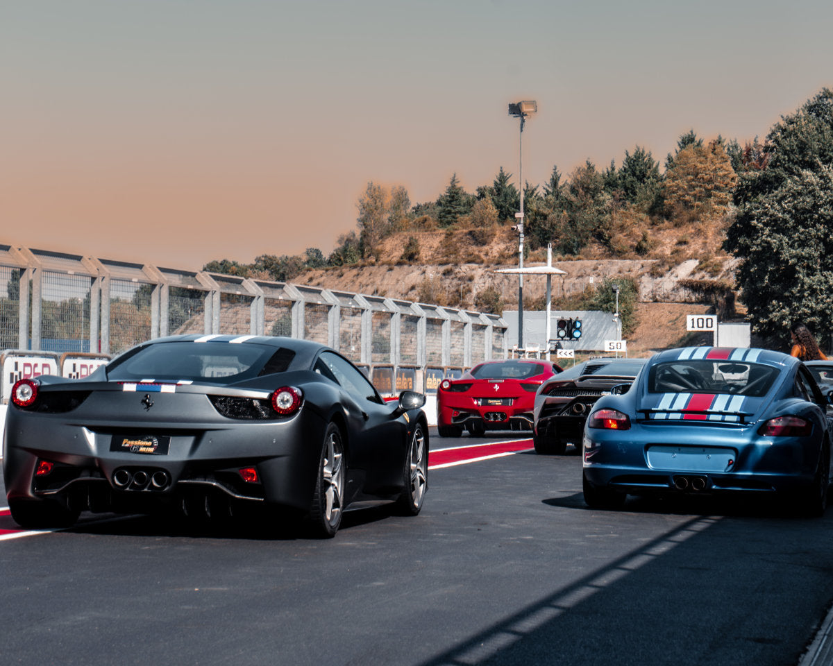 4 giri di pista su 4 GT