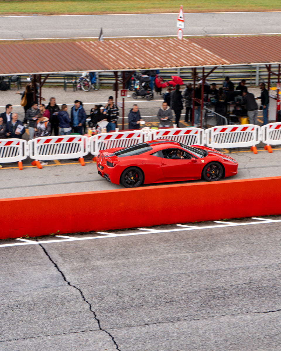 Guida in pista una Ferrari 458 Italia