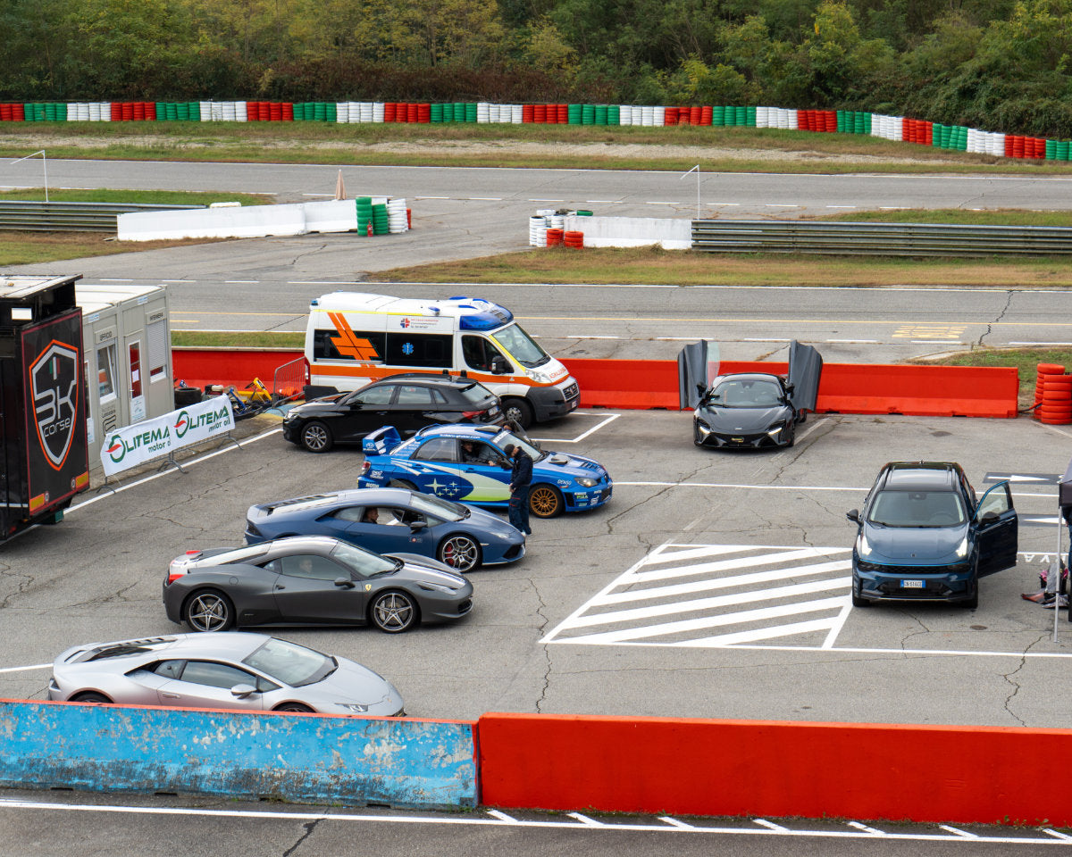 8 giri di pista su 4 GT Plus