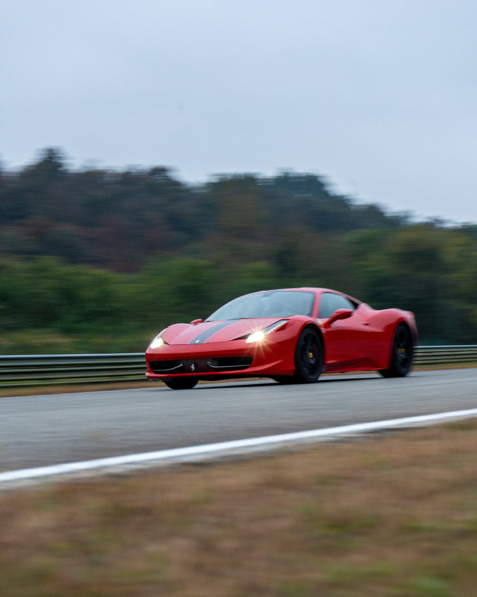 Guida in pista una Ferrari 458 Italia