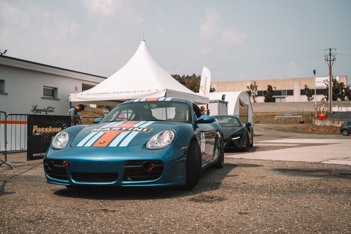 Guida in pista una Porsche Cayman Cup Pista