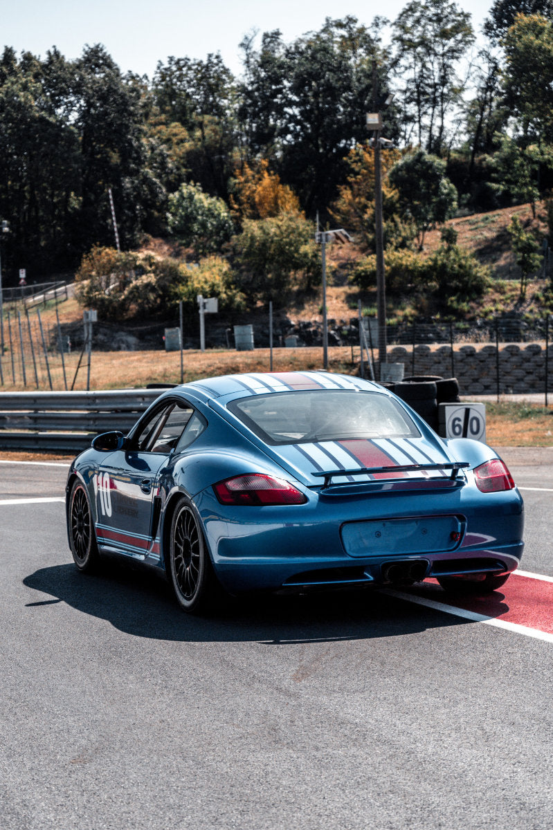 Guida in pista una Porsche Cayman Cup Pista