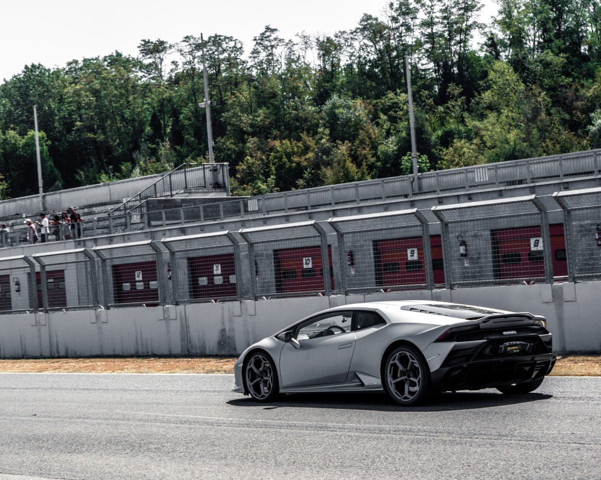 Guida in pista una Lamborghini Huracán Evo