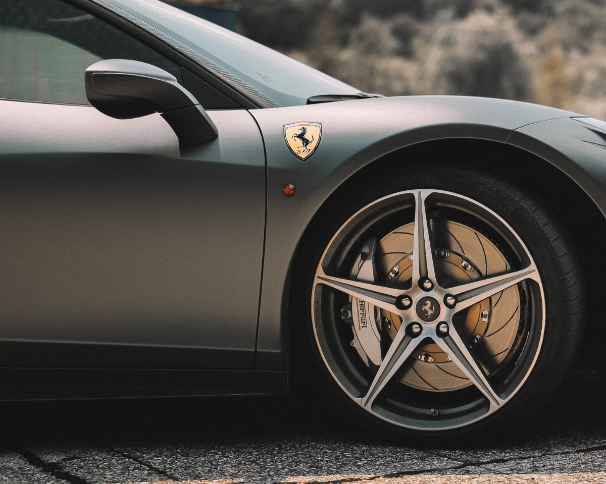 Guida in pista una Ferrari 458 Italia in Carbonio