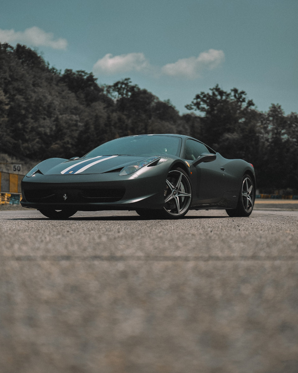 Guida in pista una Ferrari 458 Italia in Carbonio