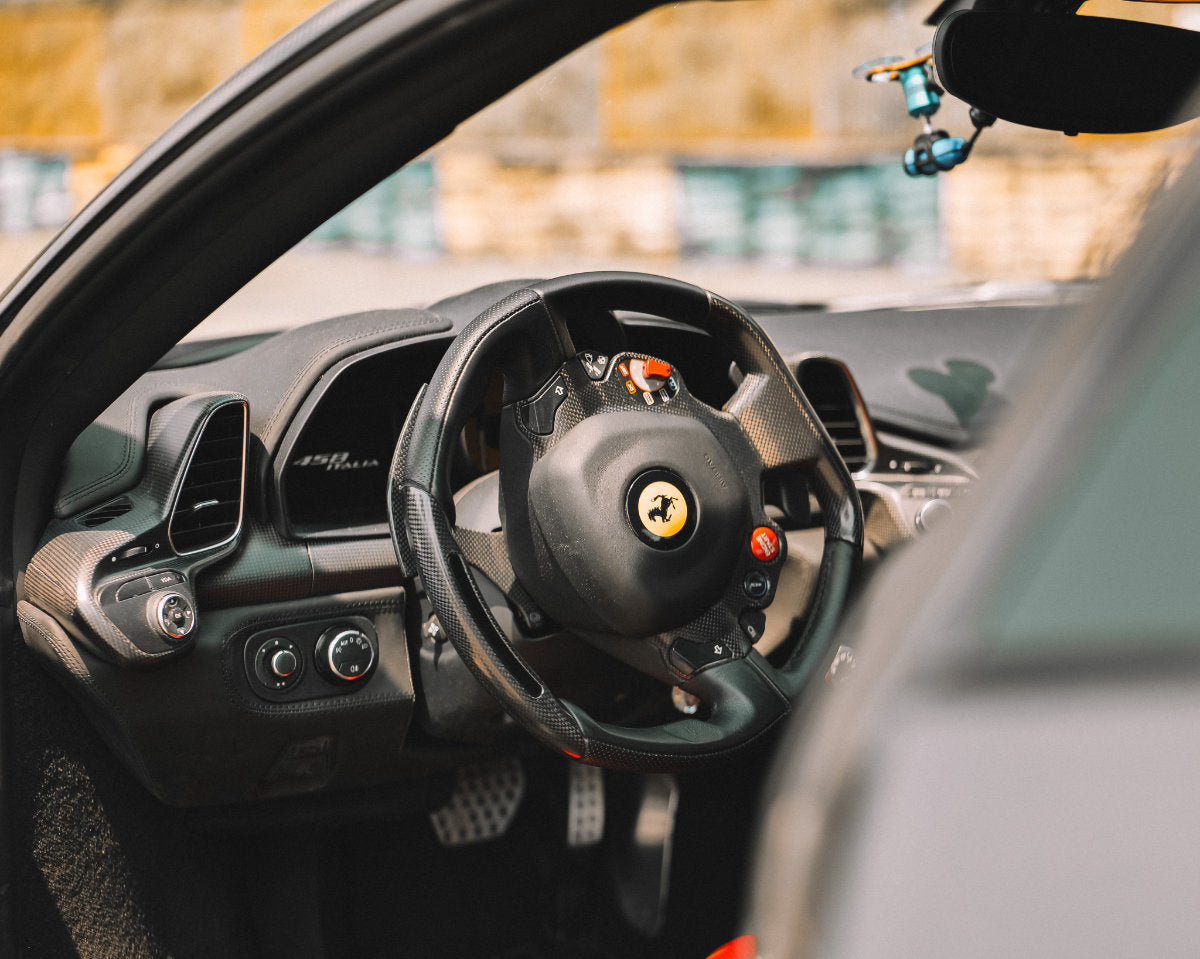 Guida in pista una Ferrari 458 Italia in Carbonio