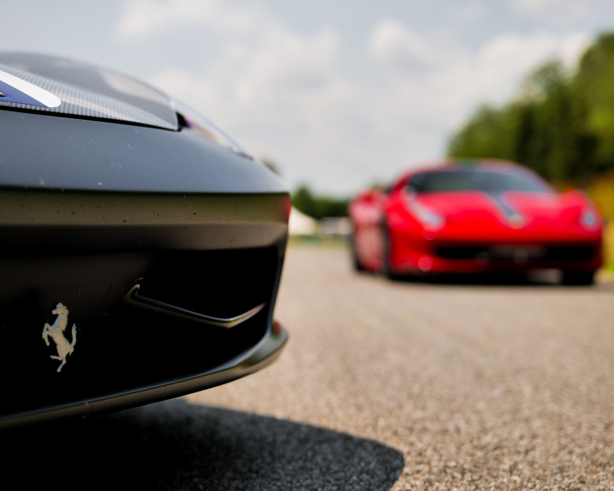 Guida in pista una Ferrari 458 Italia in Carbonio