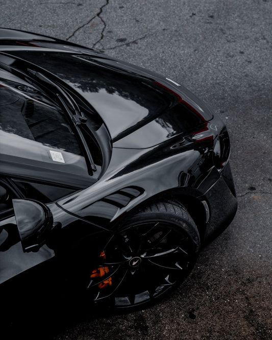 Guida in pista una McLaren Artura Performance