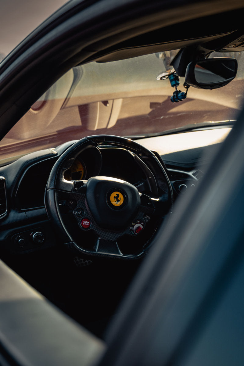 Guida in pista una Ferrari 458 Italia in Carbonio
