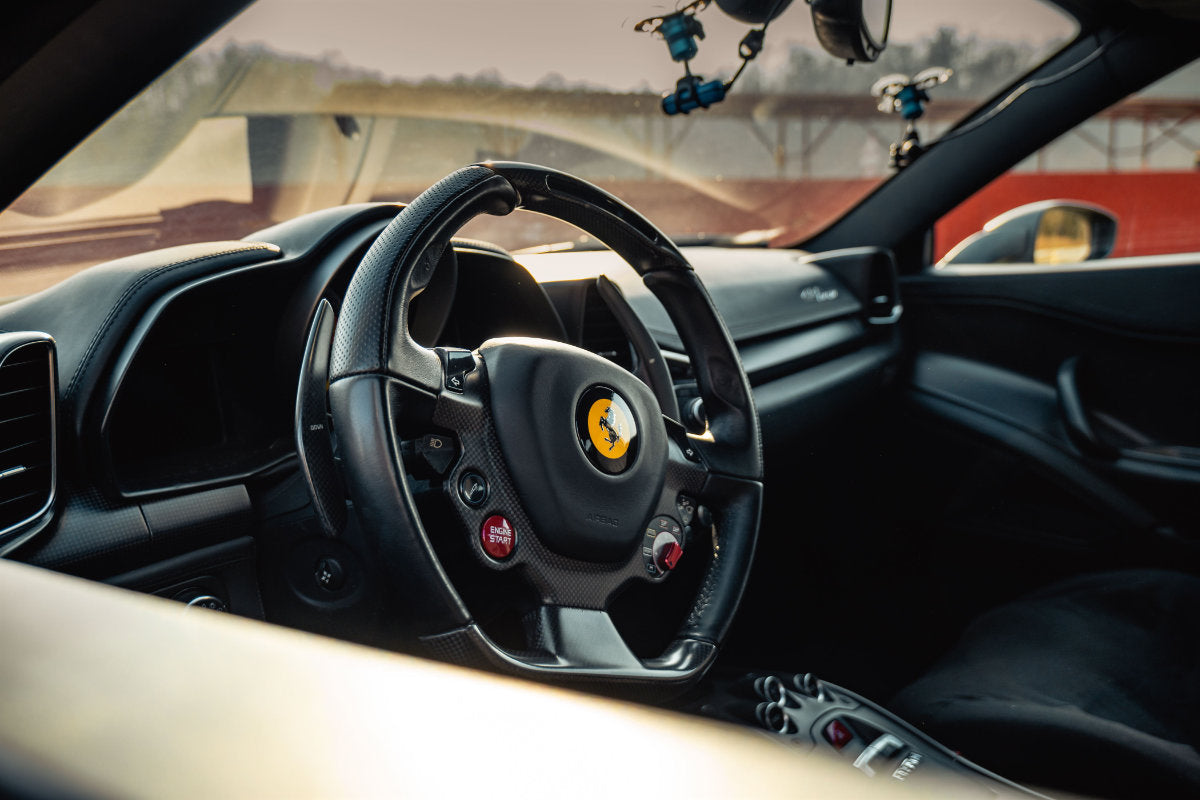 Guida in pista una Ferrari 458 Italia in Carbonio
