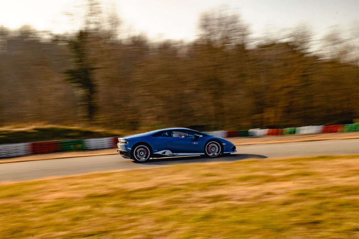 Guida in pista una Lamborghini Huracán Avio
