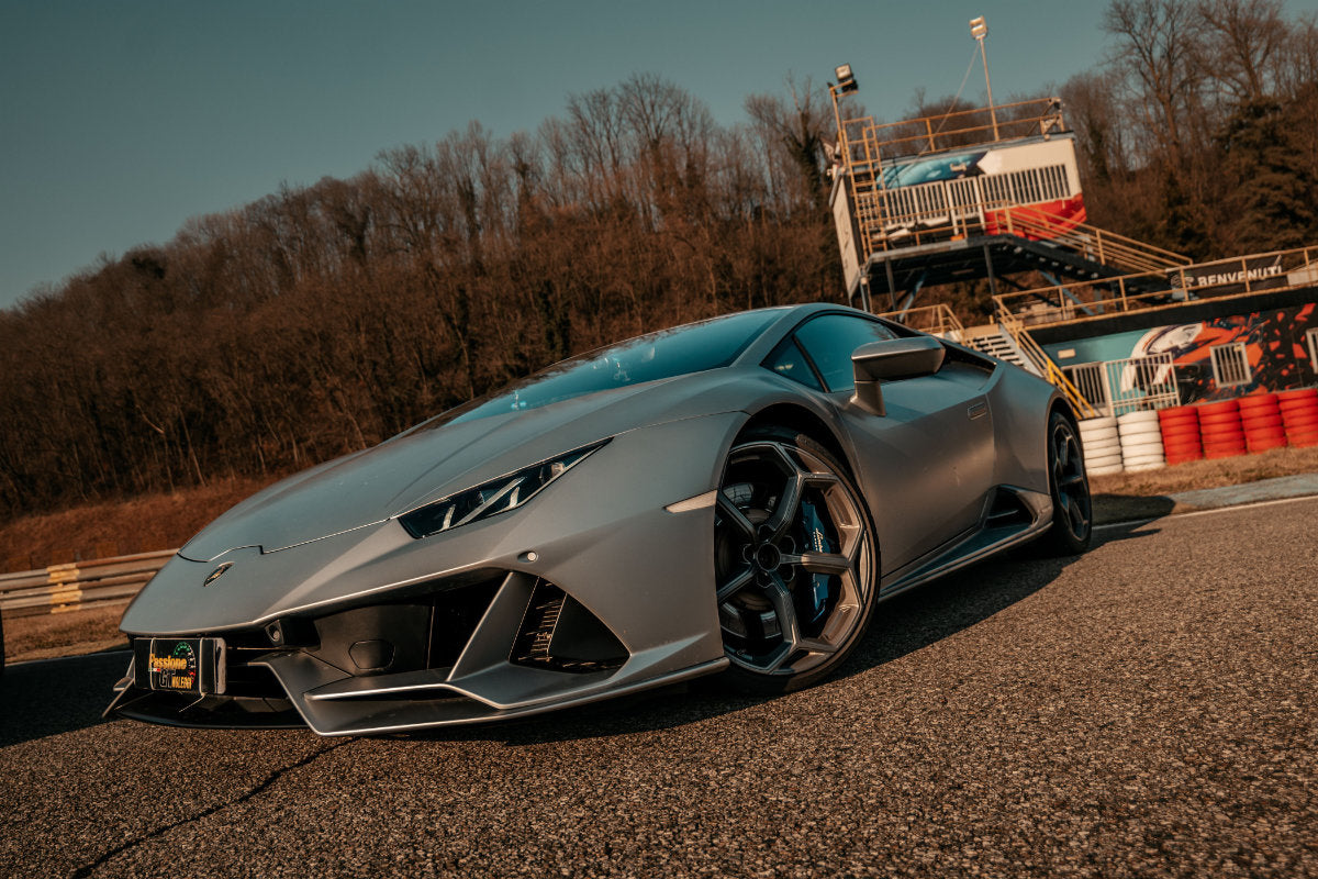 Guida in pista una Lamborghini Huracán Evo