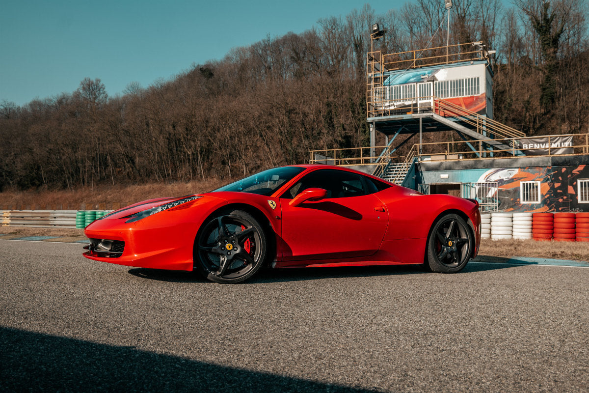 Guida in pista una Ferrari 458 Italia