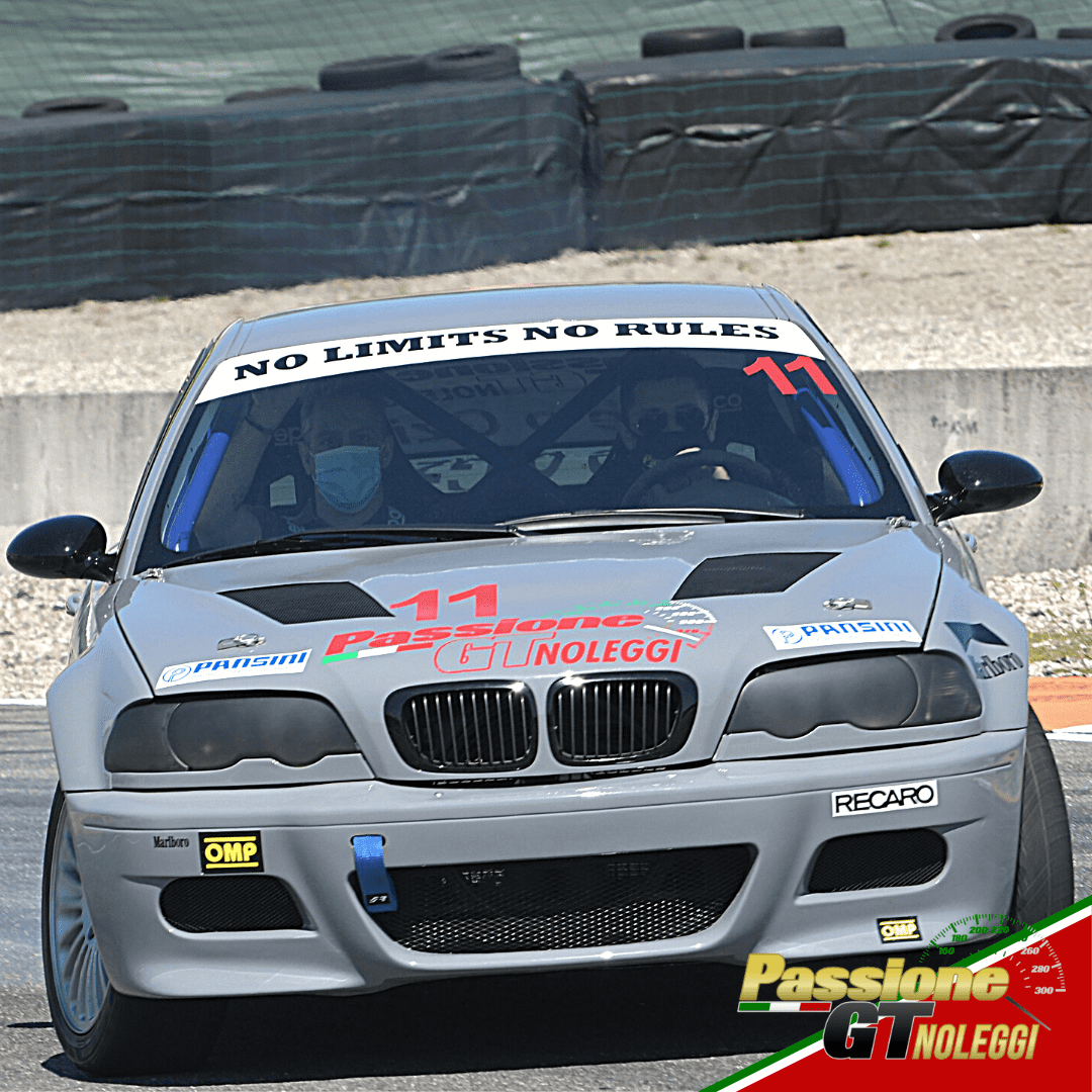 Giri in pista come copilota su BMW M3 Drift solo presso la Pista Castelletto Circuit